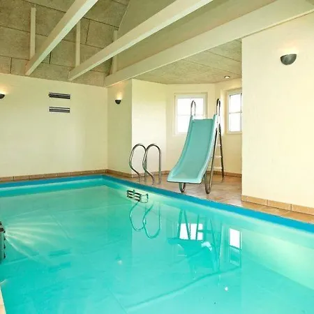 Dom wakacyjny Sleeps 10 Pool Wifi Blåvand